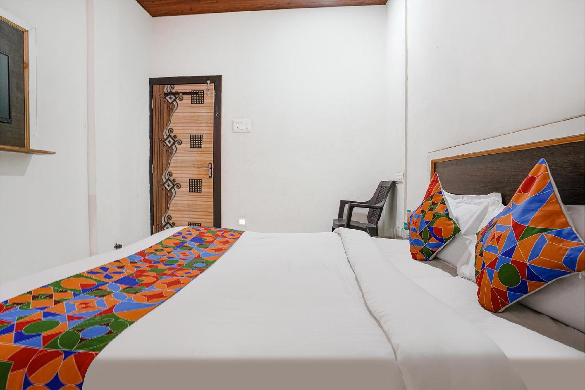 Fabexpress Sai Lodging I - Nr Nashik Railway Station Eksteriør billede