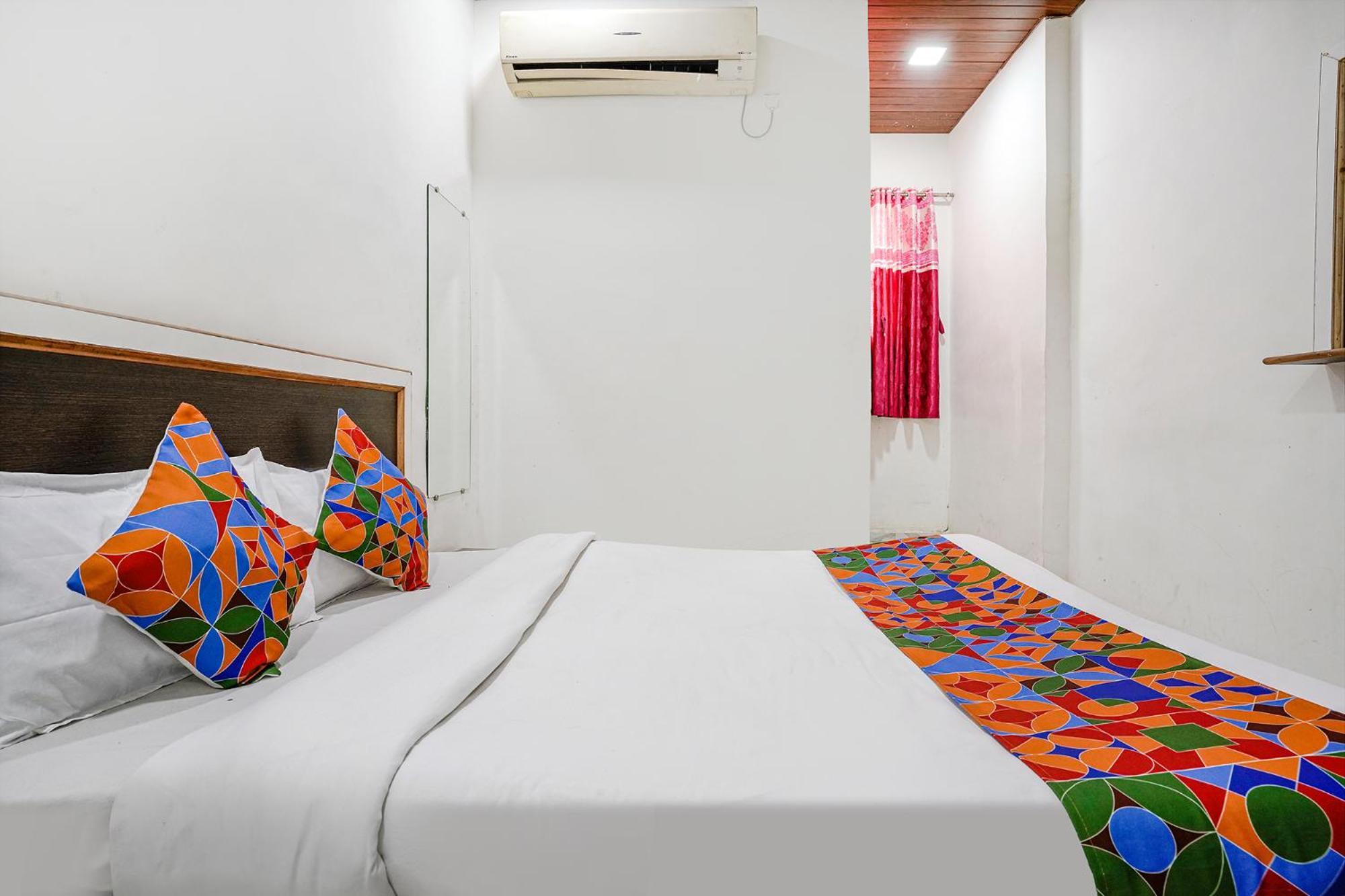 Fabexpress Sai Lodging I - Nr Nashik Railway Station Eksteriør billede